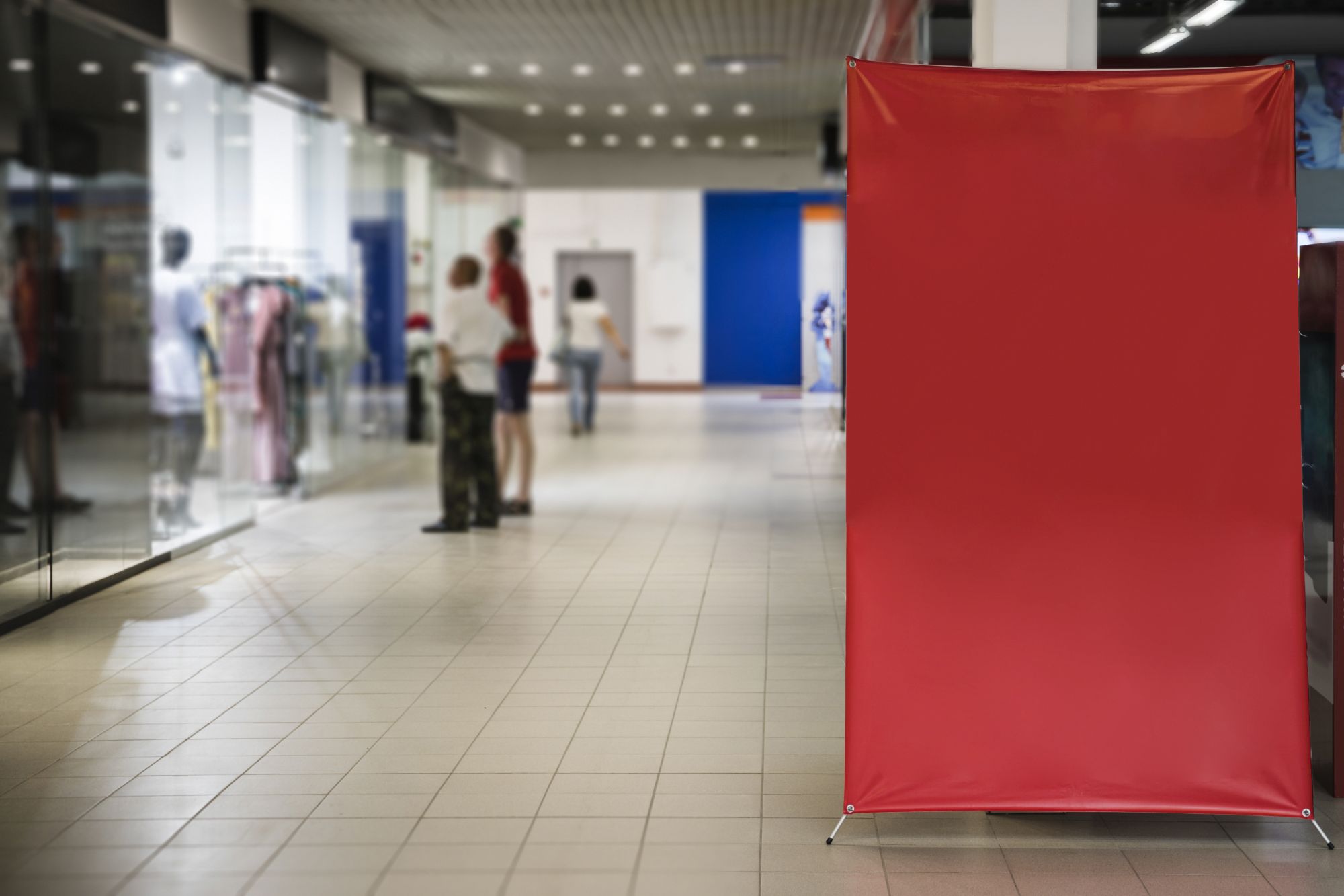 Doskonała lokalizacja na roll up – gdzie ustawiać stojak reklamowy?