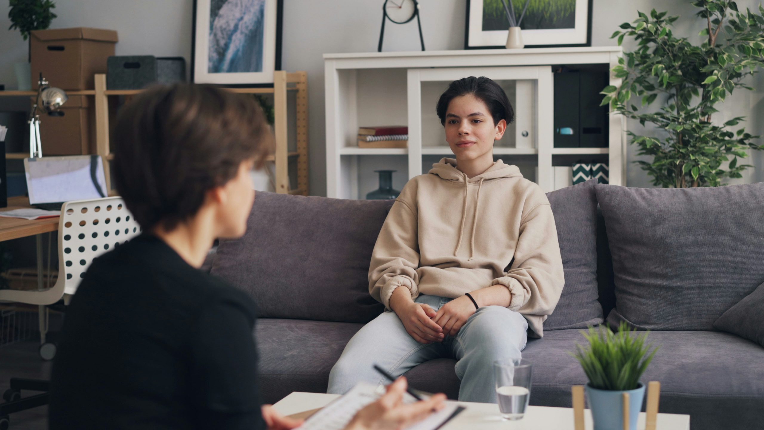 Czym różni się psychoterapia behawioralno-poznawcza od klasycznej CBT?